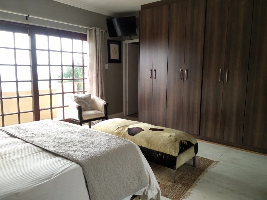 To Let 7 Bedroom Property for Rent in Dana Bay Western Cape